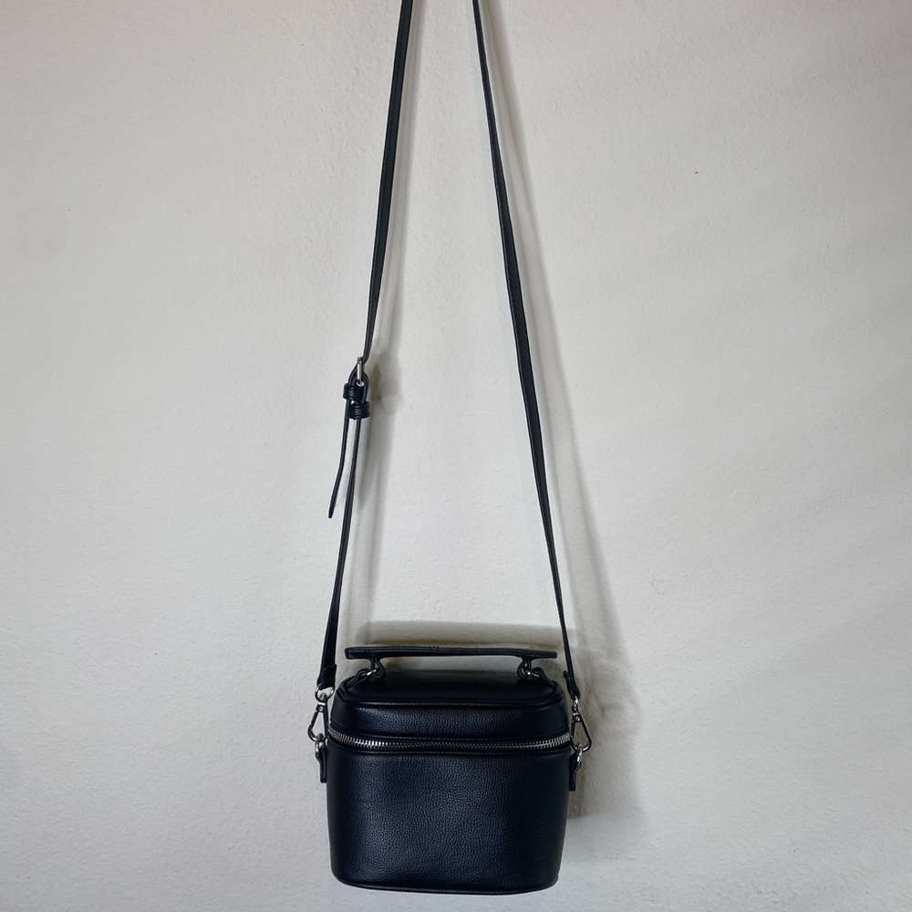 Black forever 21 crossbody bag